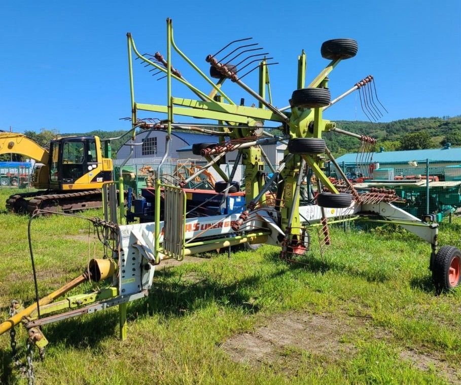Claas Валкоукладчик двухроторный с укладкой по центру (Liner) - Сеноворошилка: фото 4 Claas Валкоукладчик двухроторный с укладкой по центру (Liner) - Сеноворошилка: фото 4