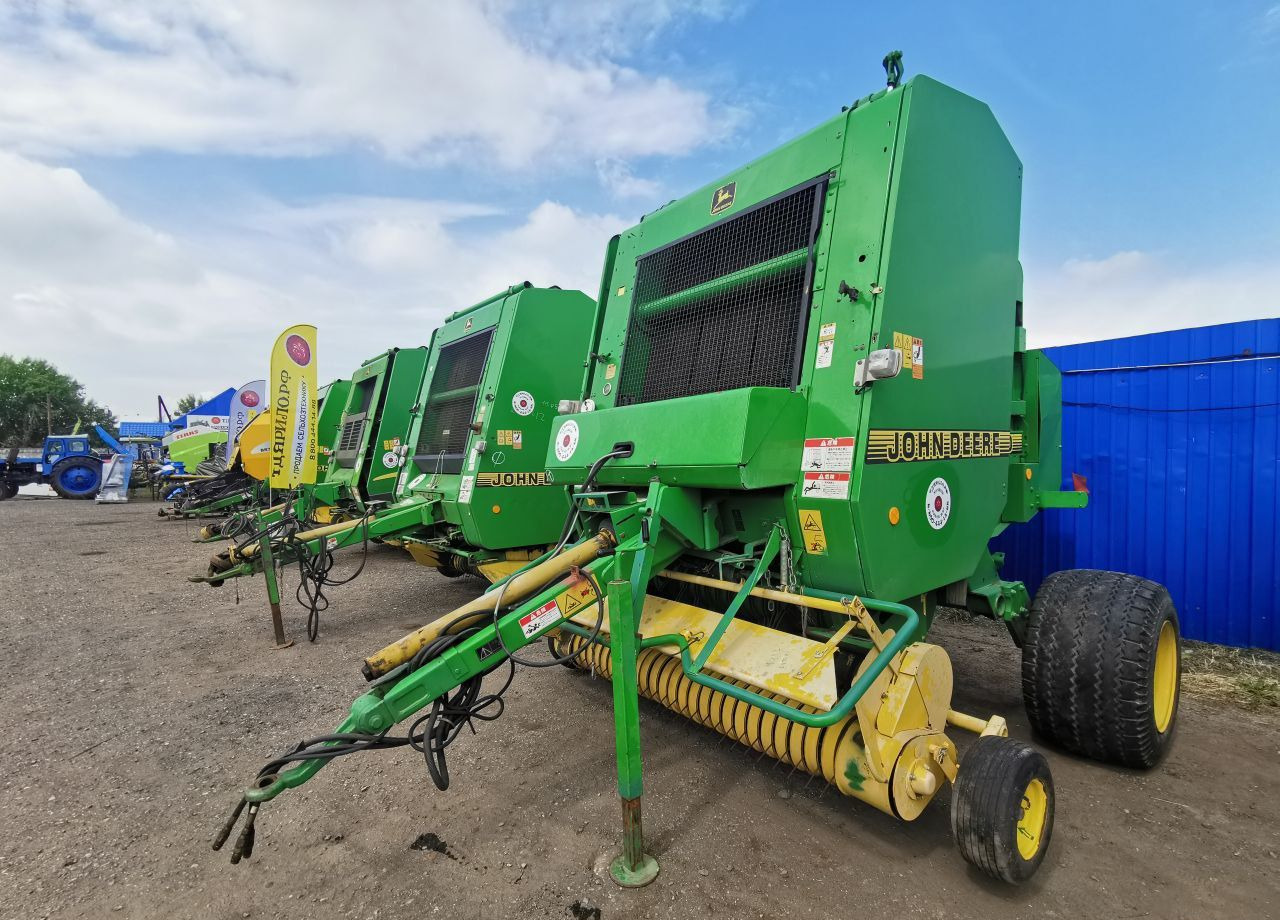 John Deere 580 - Пресс-подборщик рулонный: фото 1 John Deere 580 - Пресс-подборщик рулонный: фото 1