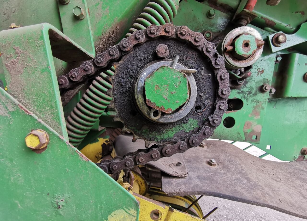 Пресс-подборщик рулонный John Deere 590: фото 21