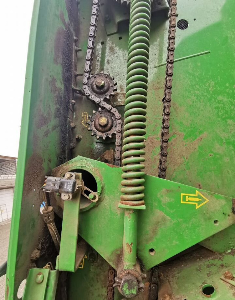 Пресс-подборщик рулонный John Deere 590: фото 11