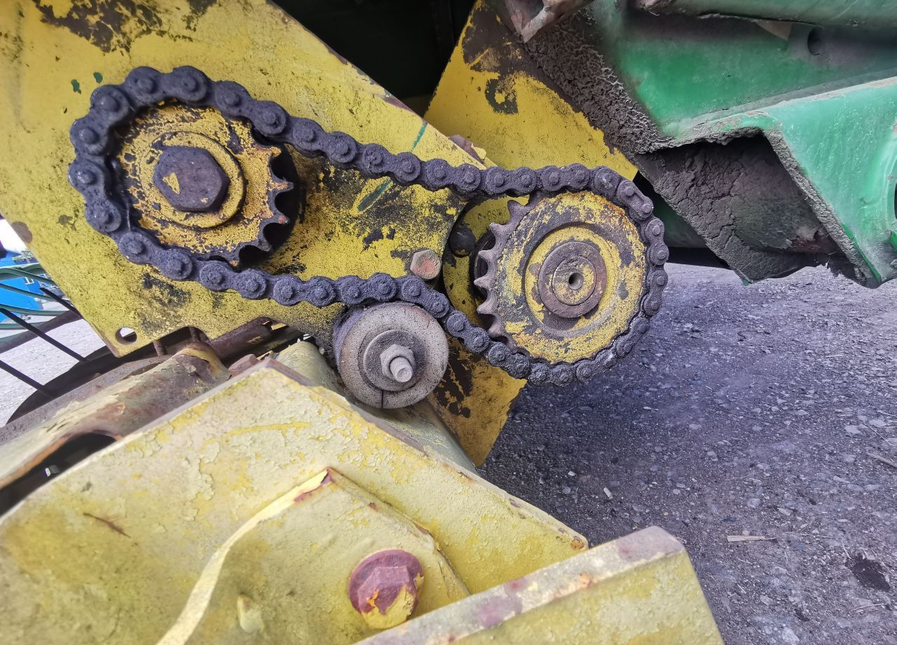 Пресс-подборщик рулонный John Deere 590: фото 14