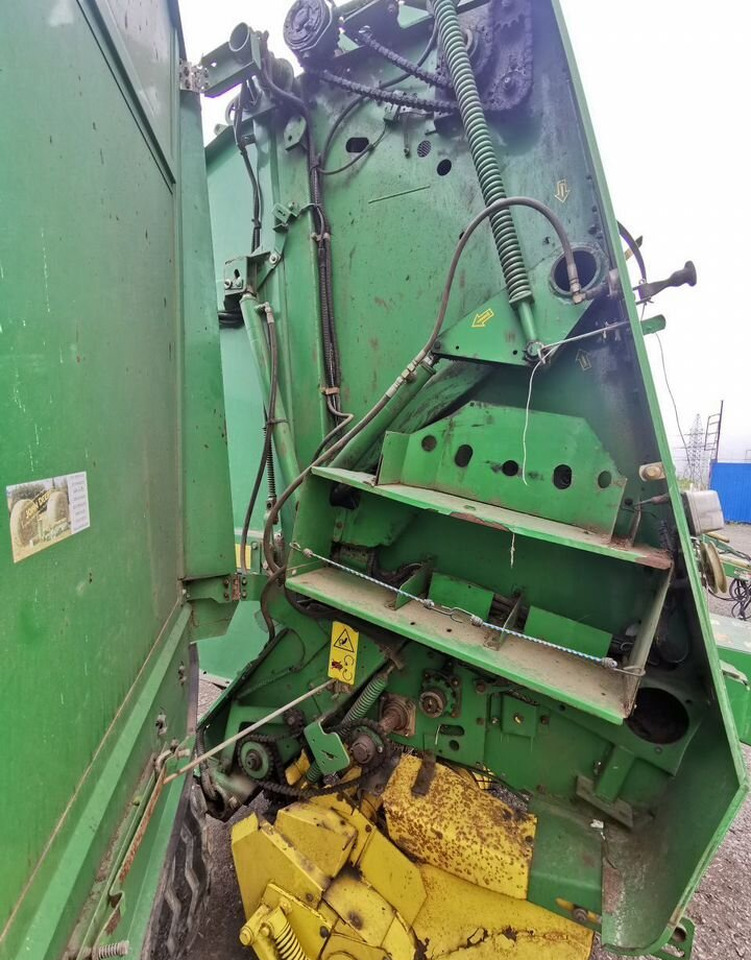 Пресс-подборщик рулонный John Deere 592: фото 19