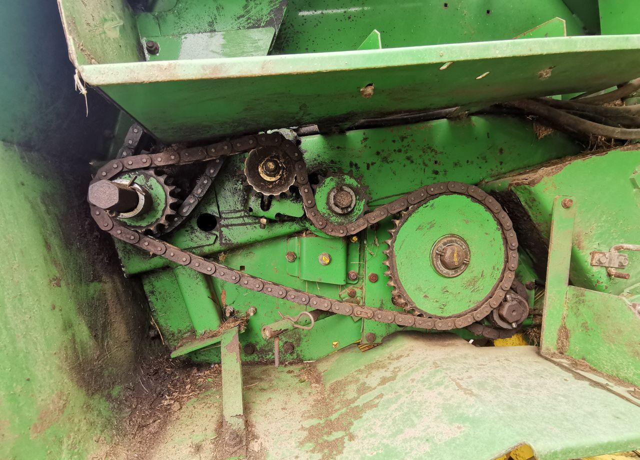 Пресс-подборщик рулонный John Deere 592: фото 12