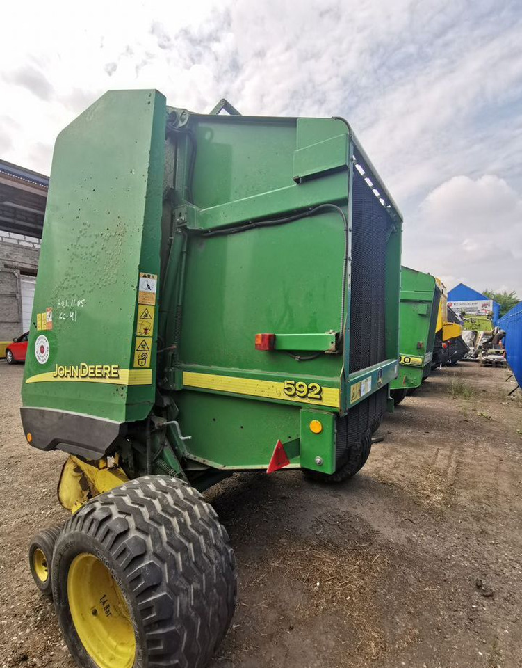 Пресс-подборщик рулонный John Deere 592: фото 7