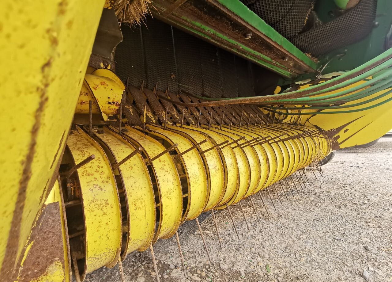 Пресс-подборщик рулонный John Deere 592: фото 24