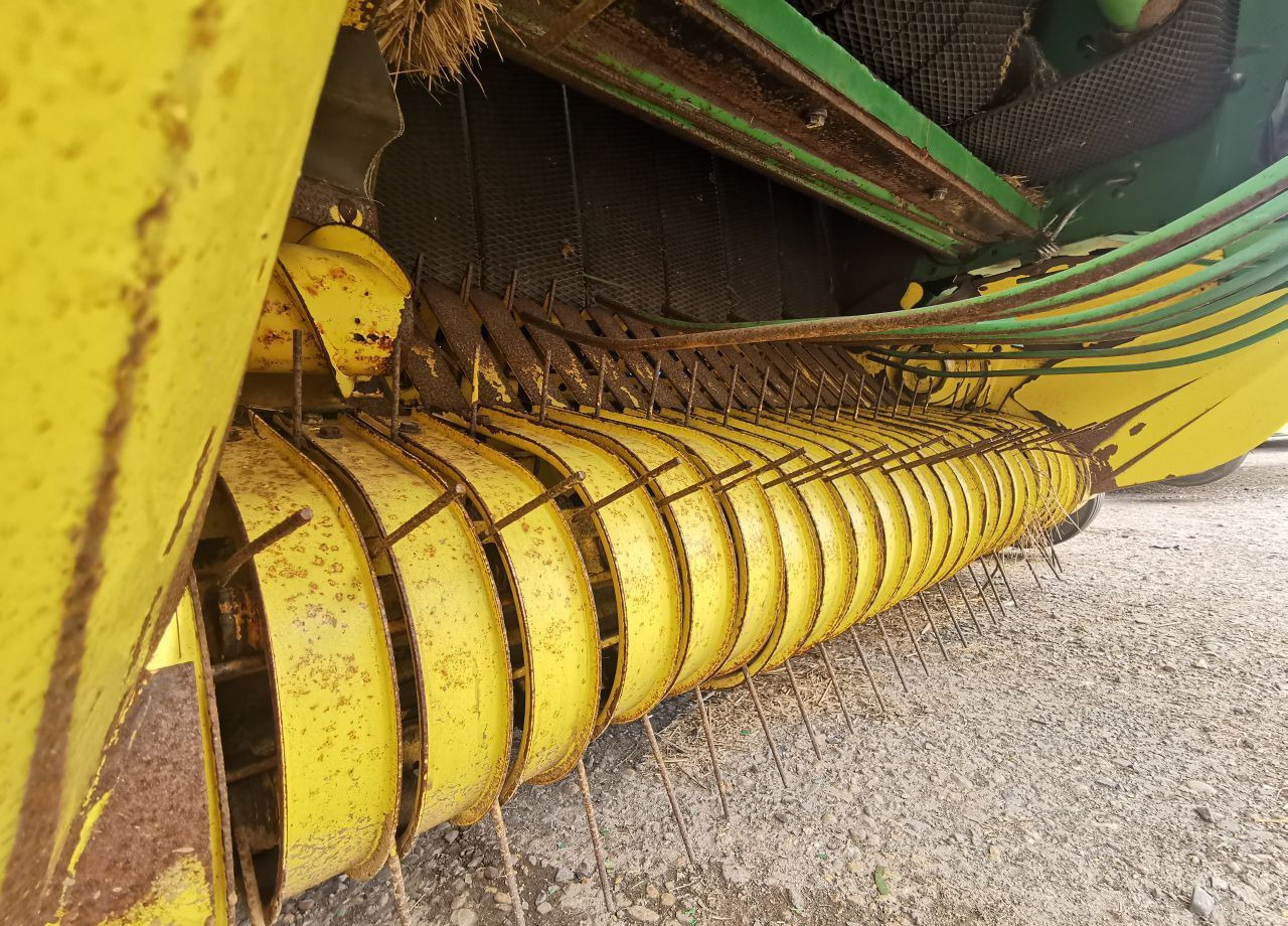 Пресс-подборщик рулонный John Deere 592: фото 24