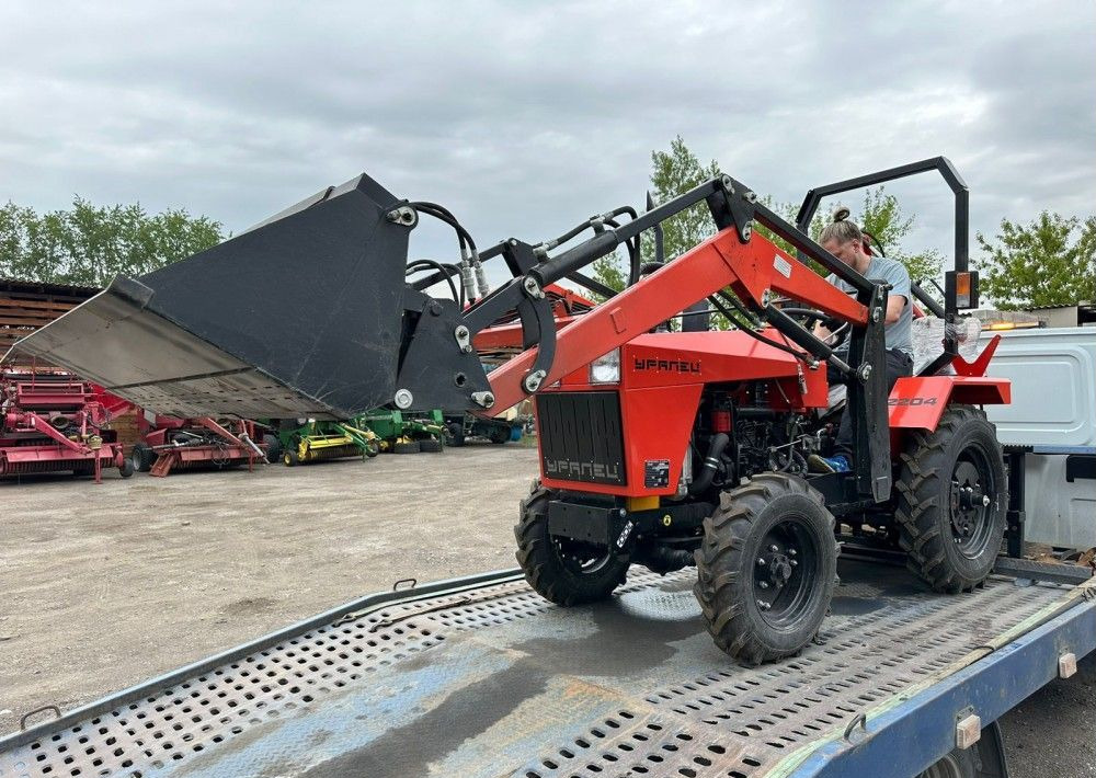 Минитрактор Уралец-2204 (4Х4) - Минитрактор: фото 4 Минитрактор Уралец-2204 (4Х4) - Минитрактор: фото 4