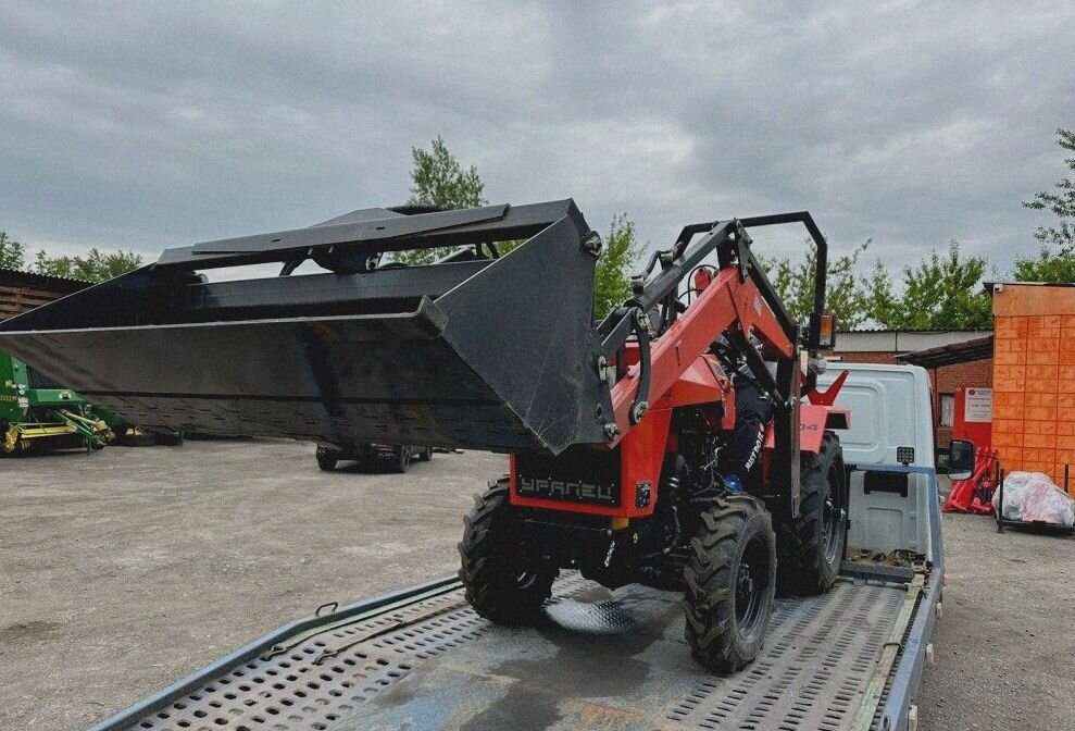 Минитрактор Уралец-2204 (4Х4) - Минитрактор: фото 3 Минитрактор Уралец-2204 (4Х4) - Минитрактор: фото 3