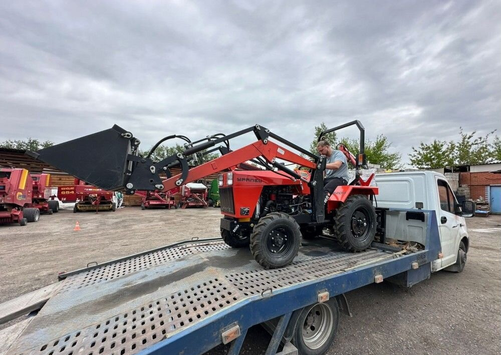 Минитрактор Уралец-2204 (4Х4) - Минитрактор: фото 2 Минитрактор Уралец-2204 (4Х4) - Минитрактор: фото 2