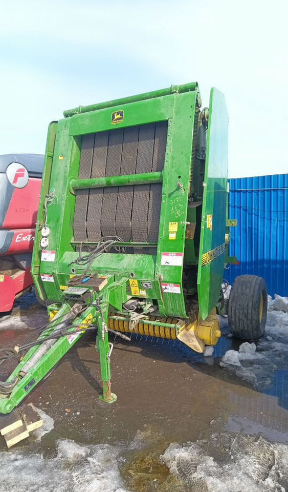 Пресс-подборщик рулонный New Holland BR 7070: фото 15