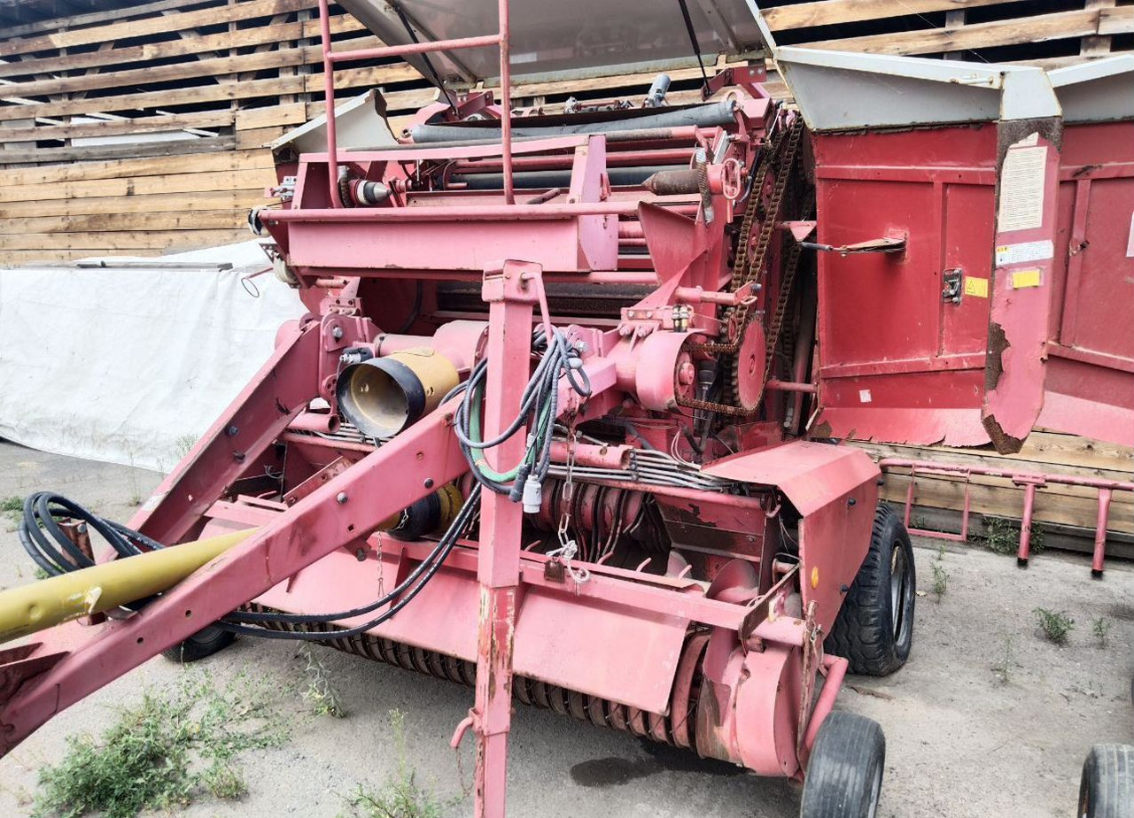Пресс-подборщик рулонный New Holland BR 7070: фото 11