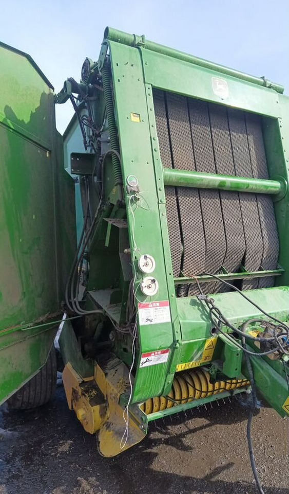 Пресс-подборщик рулонный New Holland BR 7070: фото 10
