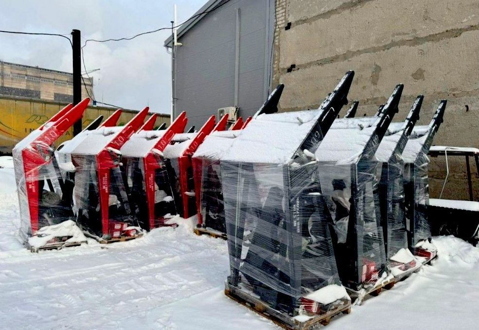 Погрузчик фронтальный универсальный CТC-1.0 - Фронтальный погрузчик для трактора: фото 3 Погрузчик фронтальный универсальный CТC-1.0 - Фронтальный погрузчик для трактора: фото 3