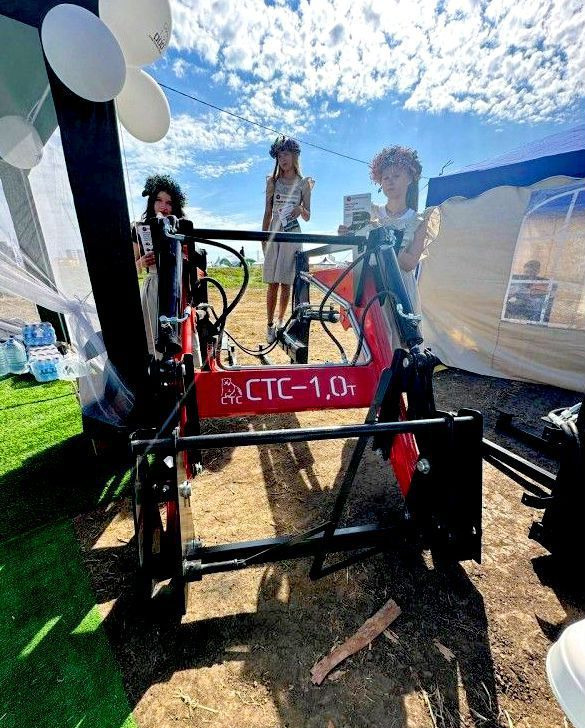 Новый Фронтальный погрузчик для трактора Погрузчик фронтальный универсальный CТC-1.0: фото 6 Новый Фронтальный погрузчик для трактора Погрузчик фронтальный универсальный CТC-1.0: фото 6