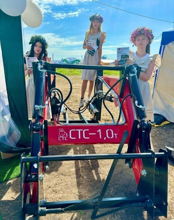 Погрузчик фронтальный универсальный CТC-1.0 - Фронтальный погрузчик для трактора: фото 1 Погрузчик фронтальный универсальный CТC-1.0 - Фронтальный погрузчик для трактора: фото 1