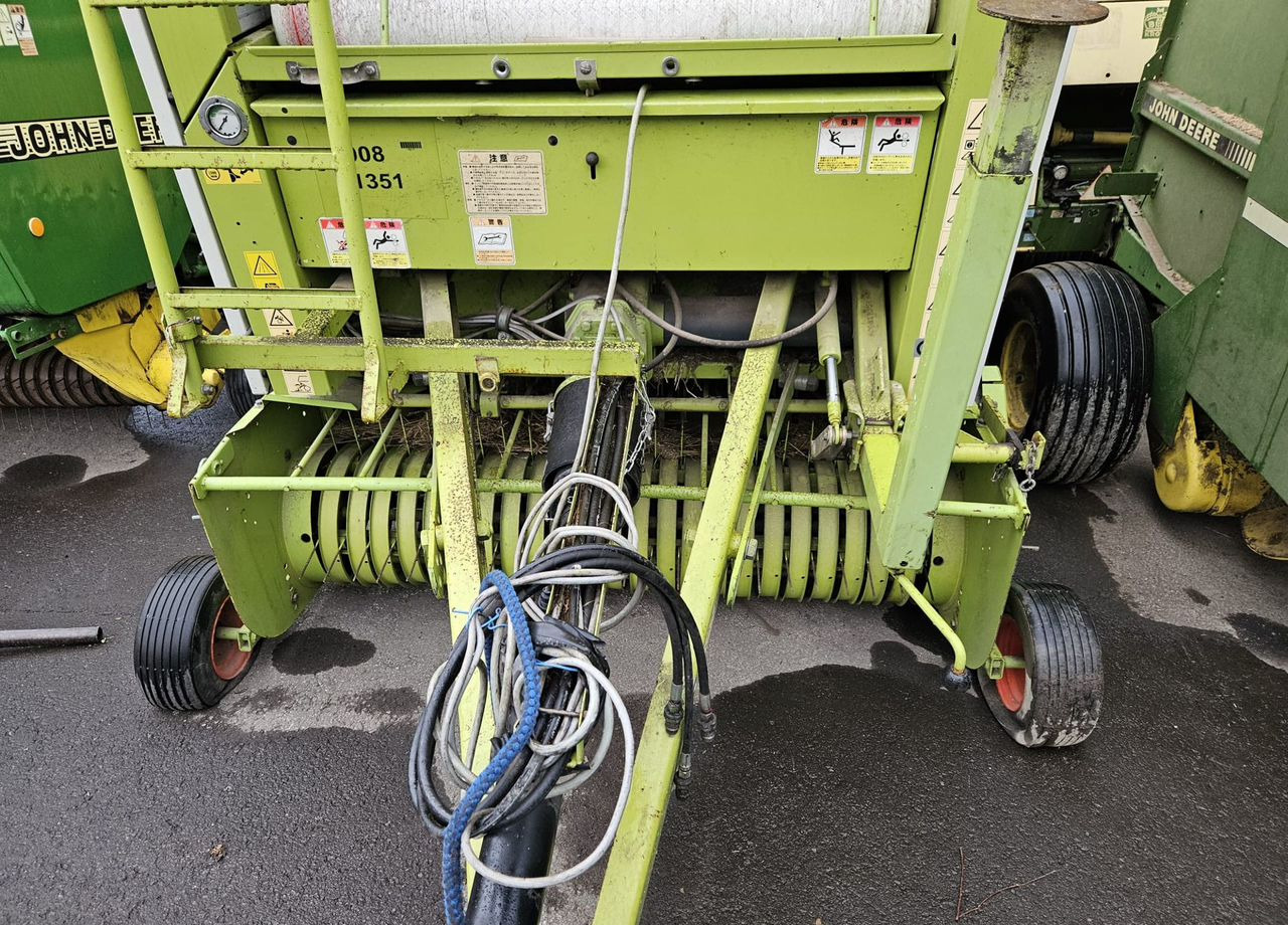 Пресс-подборщик Claas Rollant 160 б/у в сборе - Пресс-подборщик рулонный: фото 4 Пресс-подборщик Claas Rollant 160 б/у в сборе - Пресс-подборщик рулонный: фото 4