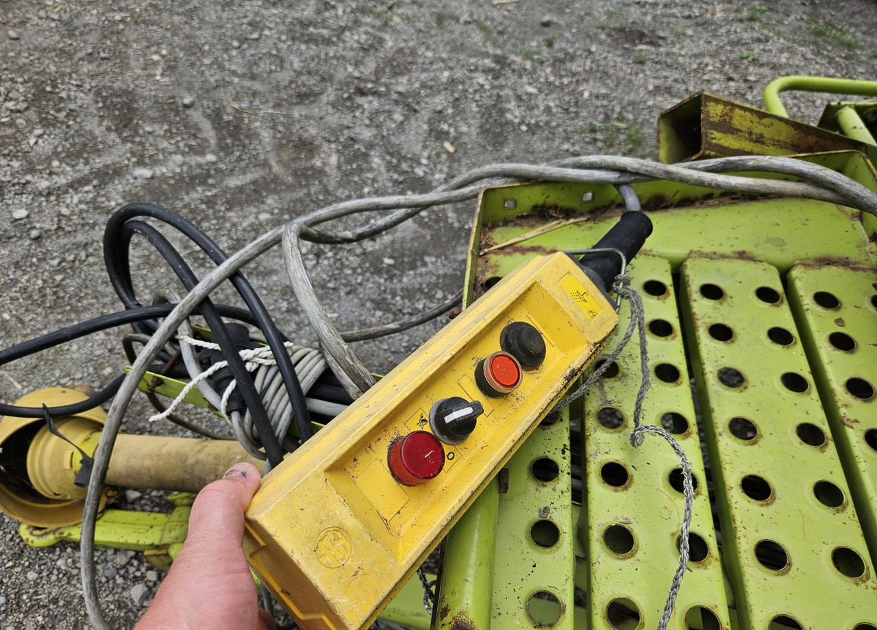 Пресс-подборщик Claas Variant 180 б/у в сборе - Пресс-подборщик рулонный: фото 5 Пресс-подборщик Claas Variant 180 б/у в сборе - Пресс-подборщик рулонный: фото 5