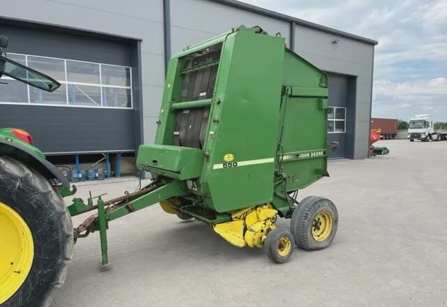 Пресс-подборщик John Deere 550 в сборе - Пресс-подборщик рулонный: фото 4 Пресс-подборщик John Deere 550 в сборе - Пресс-подборщик рулонный: фото 4