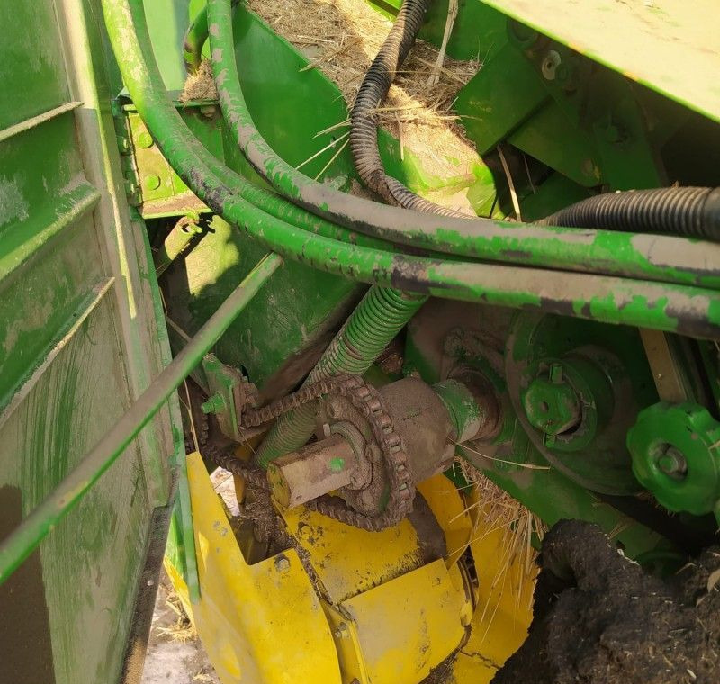 Пресс-подборщик John Deere 550 в сборе - Пресс-подборщик рулонный: фото 5 Пресс-подборщик John Deere 550 в сборе - Пресс-подборщик рулонный: фото 5