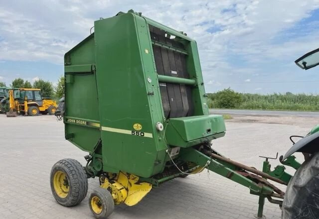 Пресс-подборщик John Deere 550 в сборе - Пресс-подборщик рулонный: фото 1 Пресс-подборщик John Deere 550 в сборе - Пресс-подборщик рулонный: фото 1