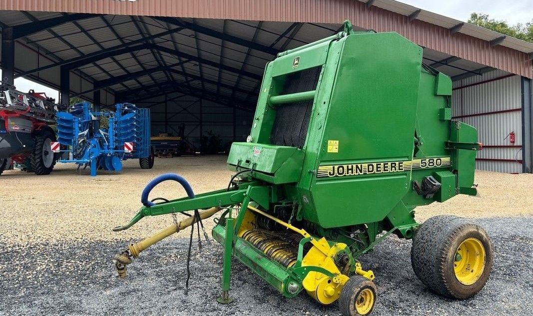 Пресс-подборщик John Deere 580 в сборе - Пресс-подборщик рулонный: фото 4 Пресс-подборщик John Deere 580 в сборе - Пресс-подборщик рулонный: фото 4