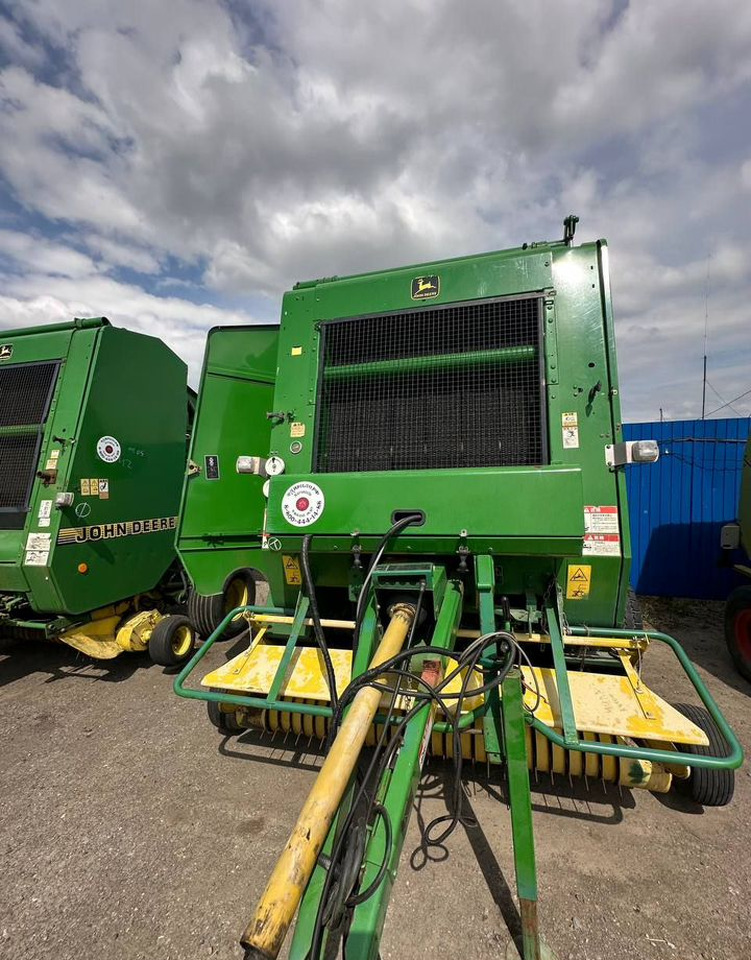 Пресс-подборщик John Deere 580 в сборе - Пресс-подборщик рулонный: фото 3 Пресс-подборщик John Deere 580 в сборе - Пресс-подборщик рулонный: фото 3