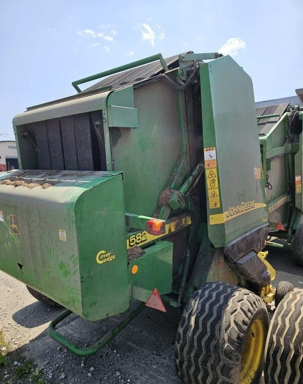 Пресс-подборщик John Deere 582 MaxiCut б/у - Пресс-подборщик рулонный: фото 3 Пресс-подборщик John Deere 582 MaxiCut б/у - Пресс-подборщик рулонный: фото 3