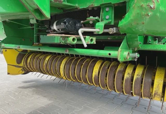 Пресс-подборщик рулонный Пресс-подборщик John Deere 582 в сборе: фото 9