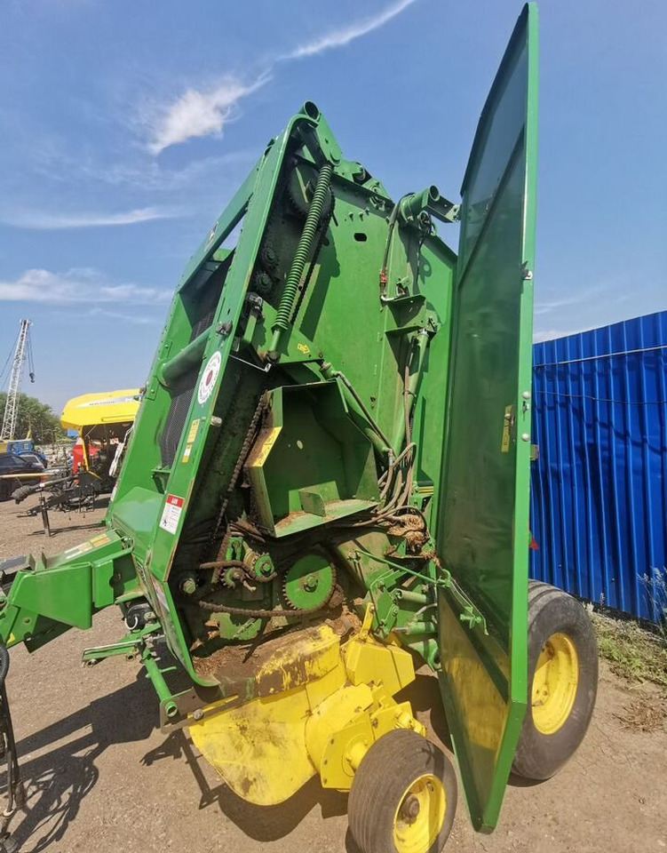 Пресс-подборщик John Deere 590 в сборе - Пресс-подборщик рулонный: фото 4 Пресс-подборщик John Deere 590 в сборе - Пресс-подборщик рулонный: фото 4