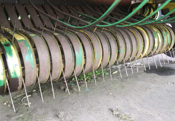 Пресс-подборщик John Deere 590 в сборе - Пресс-подборщик рулонный: фото 3 Пресс-подборщик John Deere 590 в сборе - Пресс-подборщик рулонный: фото 3