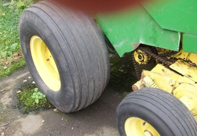 Пресс-подборщик John Deere 590 в сборе - Пресс-подборщик рулонный: фото 4 Пресс-подборщик John Deere 590 в сборе - Пресс-подборщик рулонный: фото 4