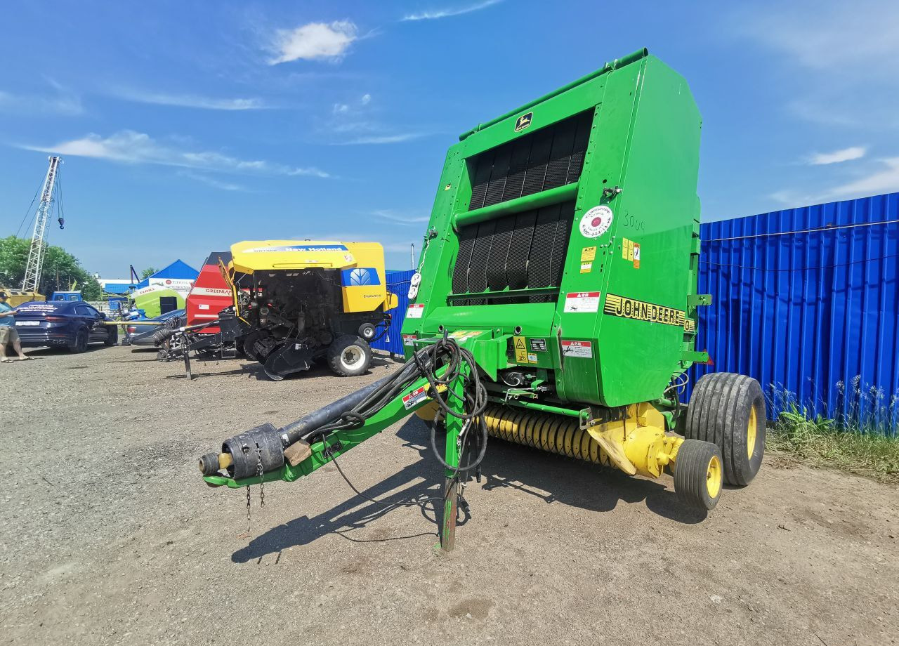 Пресс-подборщик John Deere 590 в сборе - Пресс-подборщик рулонный: фото 1 Пресс-подборщик John Deere 590 в сборе - Пресс-подборщик рулонный: фото 1