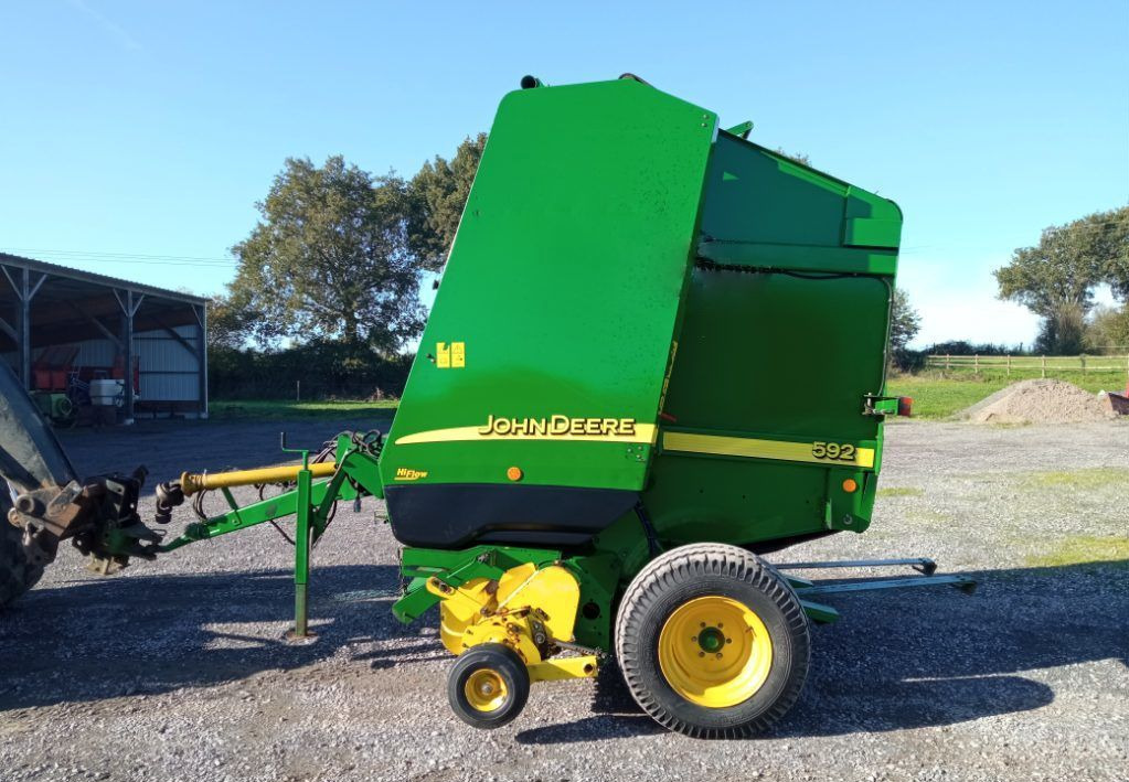 Пресс-подборщик John Deere 592 в сборе - Пресс-подборщик рулонный: фото 4 Пресс-подборщик John Deere 592 в сборе - Пресс-подборщик рулонный: фото 4