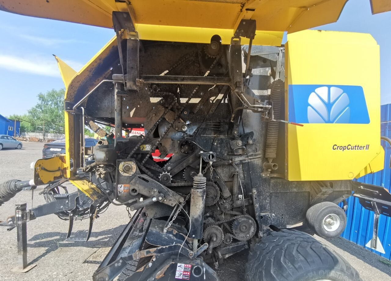 Пресс-подборщик New Holland BR 7060 в сборе - Пресс-подборщик рулонный: фото 4 Пресс-подборщик New Holland BR 7060 в сборе - Пресс-подборщик рулонный: фото 4