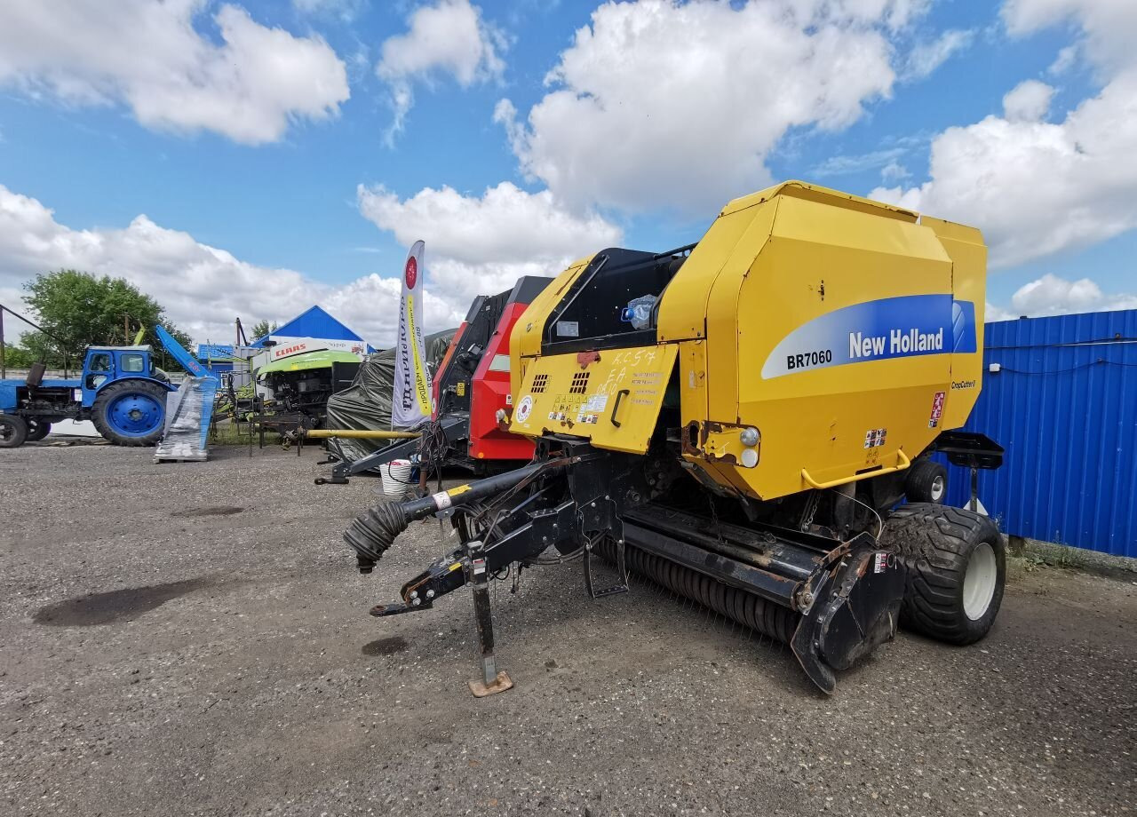 Пресс-подборщик New Holland BR 7060 в сборе - Пресс-подборщик рулонный: фото 3 Пресс-подборщик New Holland BR 7060 в сборе - Пресс-подборщик рулонный: фото 3