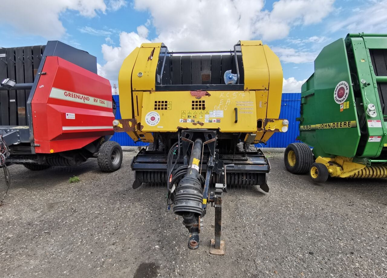 Пресс-подборщик New Holland BR 7060 в сборе - Пресс-подборщик рулонный: фото 2 Пресс-подборщик New Holland BR 7060 в сборе - Пресс-подборщик рулонный: фото 2
