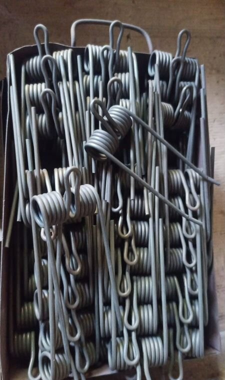 Граблина на пресс-подборщик Hesston 5540 - Запчасти для Пресс-подборщиков рулонных: фото 1 Граблина на пресс-подборщик Hesston 5540 - Запчасти для Пресс-подборщиков рулонных: фото 1