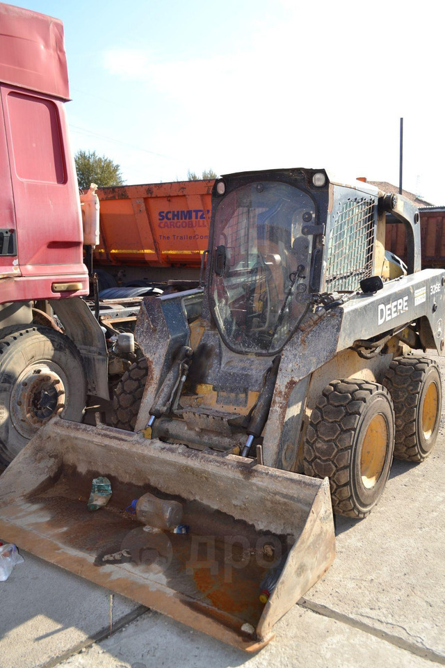 John Deere 326D - Мини-погрузчик с бортовым поворотом: фото 2 John Deere 326D - Мини-погрузчик с бортовым поворотом: фото 2