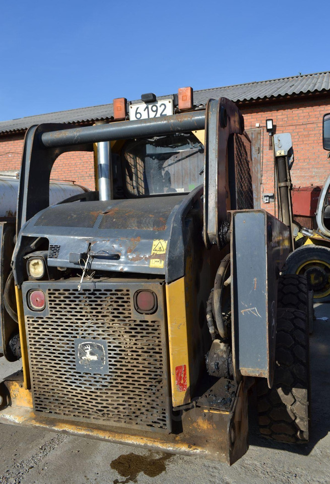 John Deere 326D - Мини-погрузчик с бортовым поворотом: фото 4 John Deere 326D - Мини-погрузчик с бортовым поворотом: фото 4