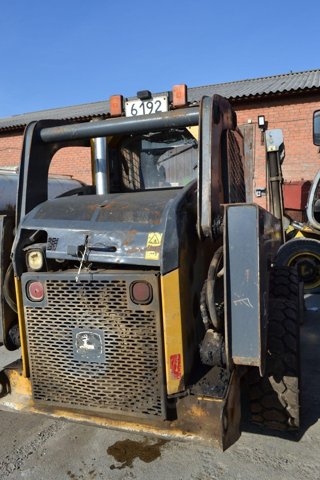 John Deere 326D - Мини-погрузчик с бортовым поворотом: фото 4 John Deere 326D - Мини-погрузчик с бортовым поворотом: фото 4