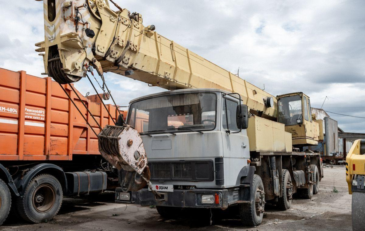 МАЗ Челябинец КС-65711 - Мобильный кран: фото 1 МАЗ Челябинец КС-65711 - Мобильный кран: фото 1