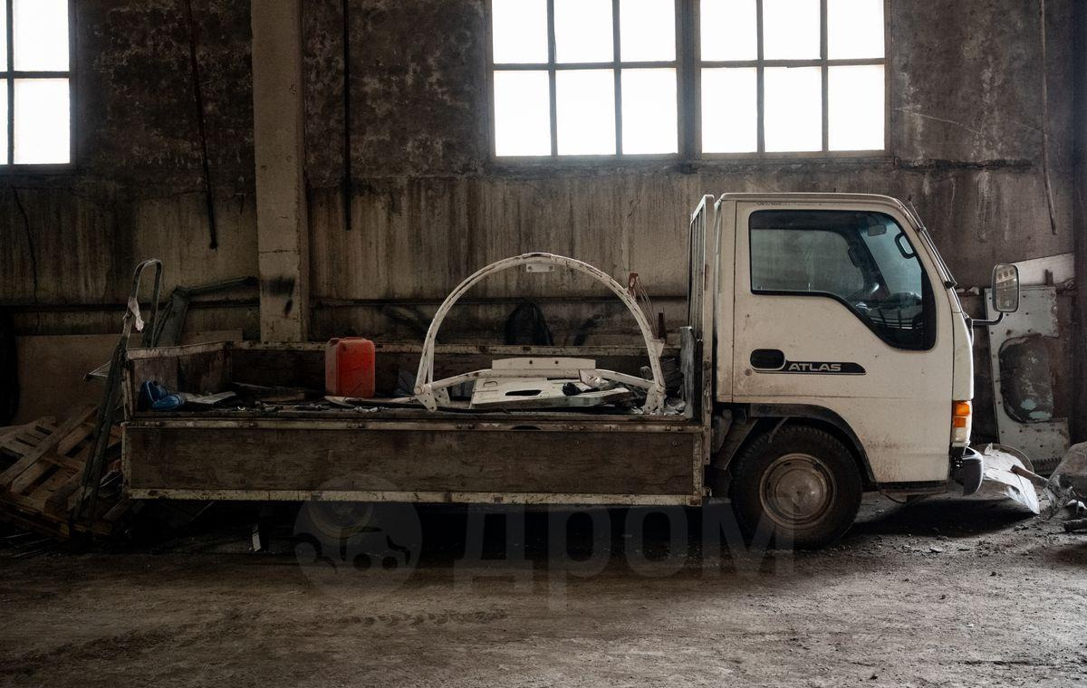 Nissan Atlas - Бортовой грузовик/ Платформа: фото 2 Nissan Atlas - Бортовой грузовик/ Платформа: фото 2