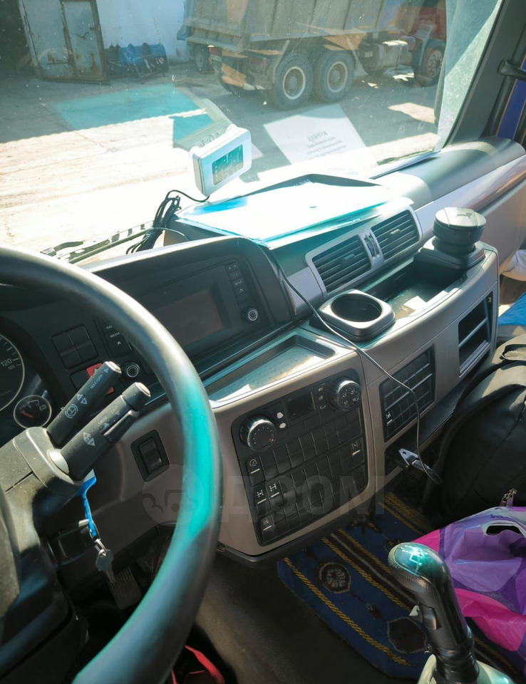 Тягач MAN TGS 33.440: фото 7 Тягач MAN TGS 33.440: фото 7