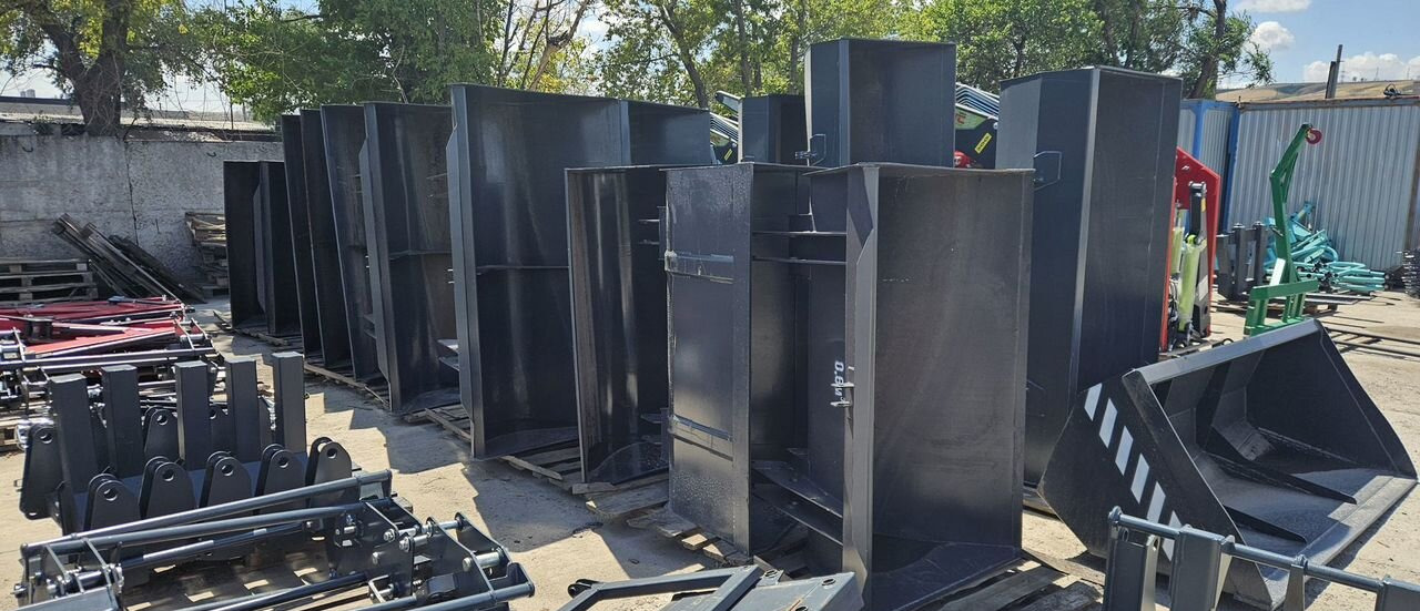 Ковш на погрузчик кун и пку, Пальцы и евро рамку - Ковш для погрузчика: фото 1 Ковш на погрузчик кун и пку, Пальцы и евро рамку - Ковш для погрузчика: фото 1