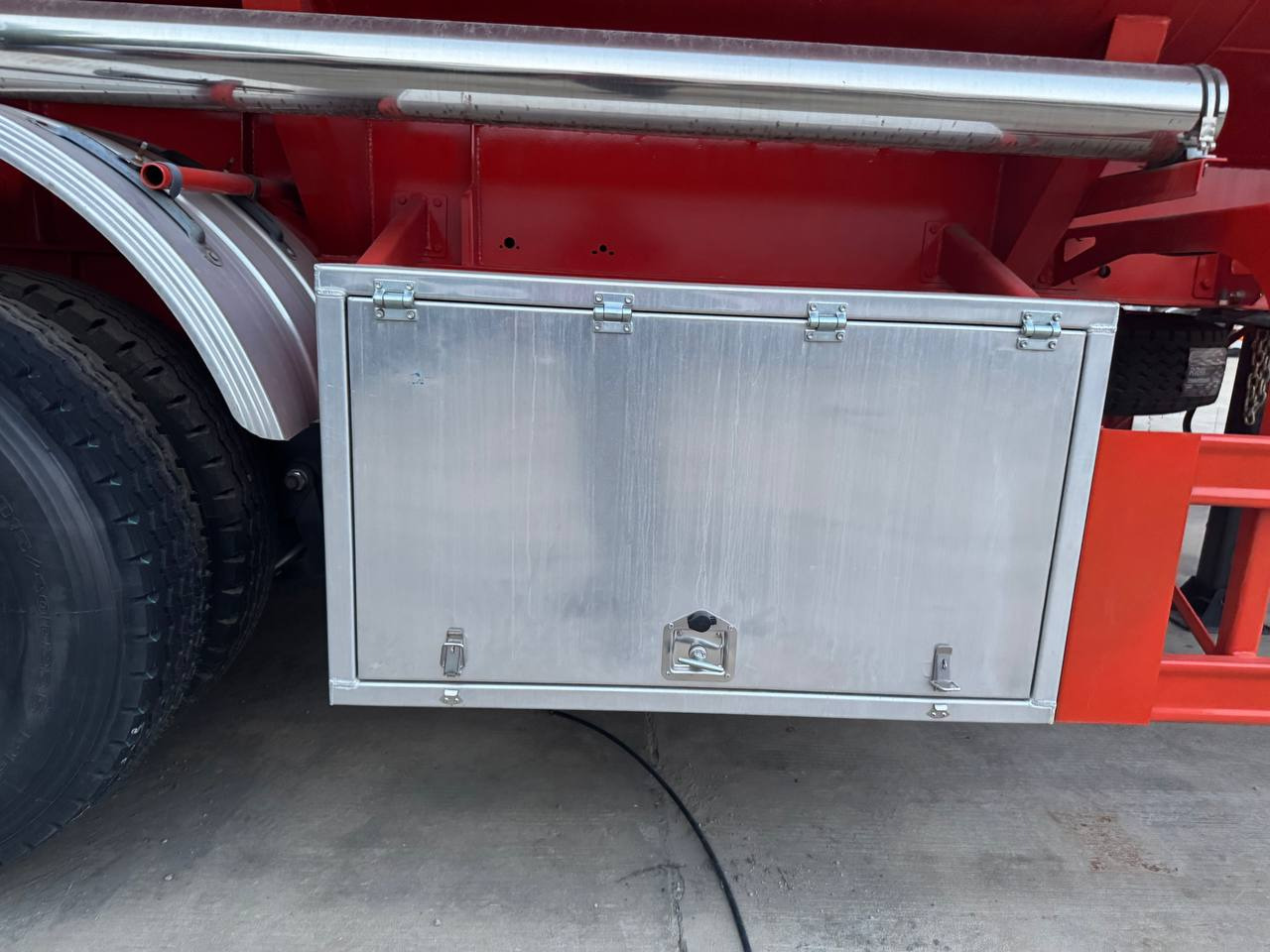 Новый Полуприцеп-цистерна Для транспортировки топлива Shengrun LPG, GYY, LNG: фото 23