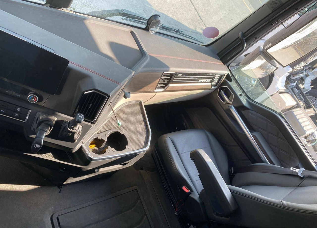 Sitrak C7H MAX - Тягач: фото 4 Sitrak C7H MAX - Тягач: фото 4