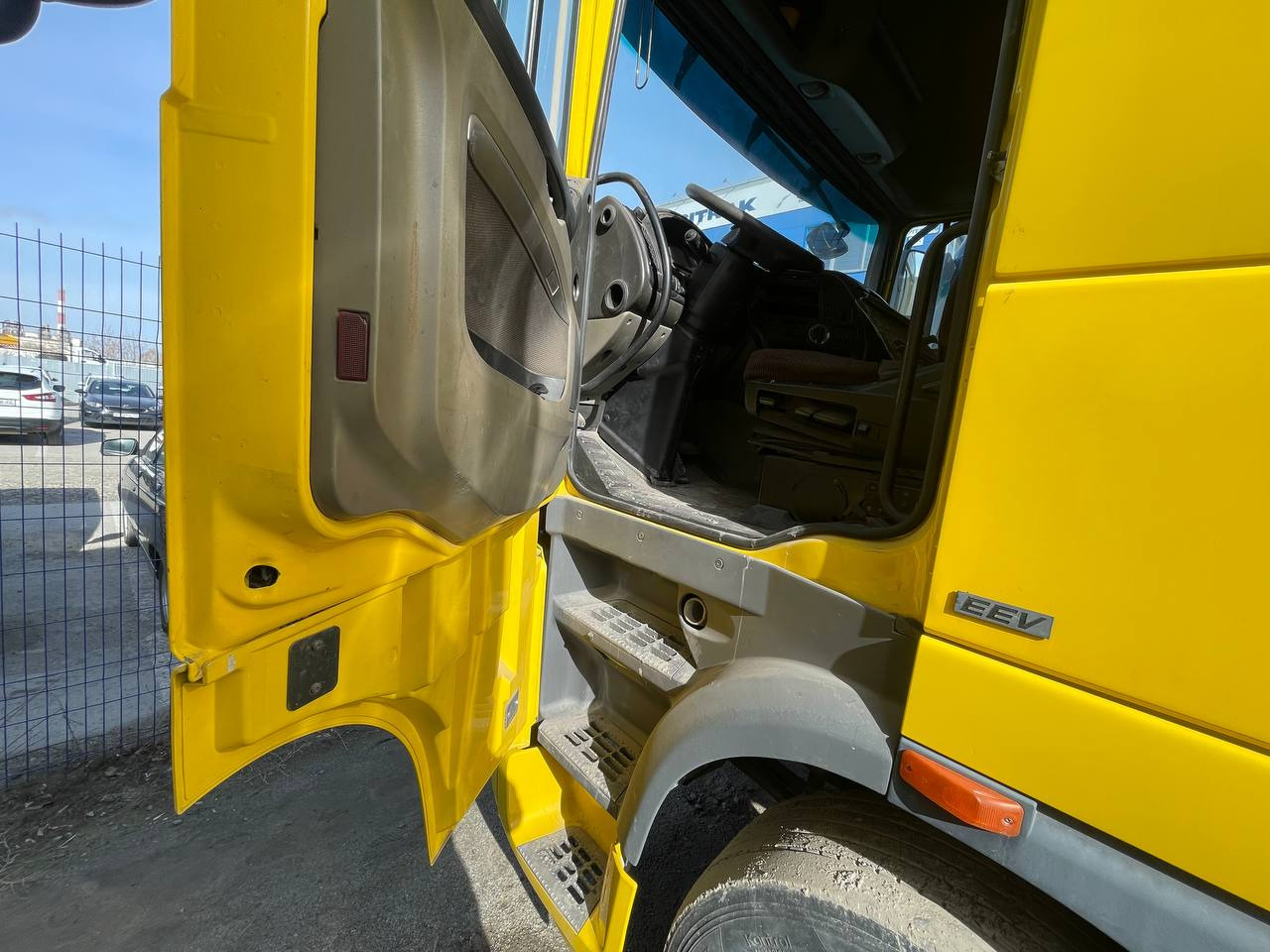Тягач DAF XF 105: фото 9