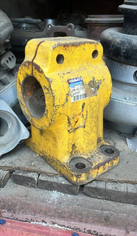 Новый Опорный каток 17M-30-25410 Опора поддерживающего катка (суппорт) Komatsu D275A-2: фото 10 Новый Опорный каток 17M-30-25410 Опора поддерживающего катка (суппорт) Komatsu D275A-2: фото 10