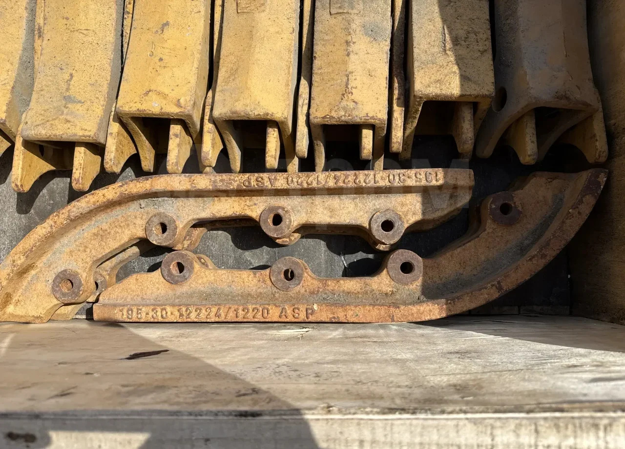 ASP Защита 195-30-12224 / 195-30-12220 Komatsu D355A - Кузов и экстерьер: фото 5 ASP Защита 195-30-12224 / 195-30-12220 Komatsu D355A - Кузов и экстерьер: фото 5