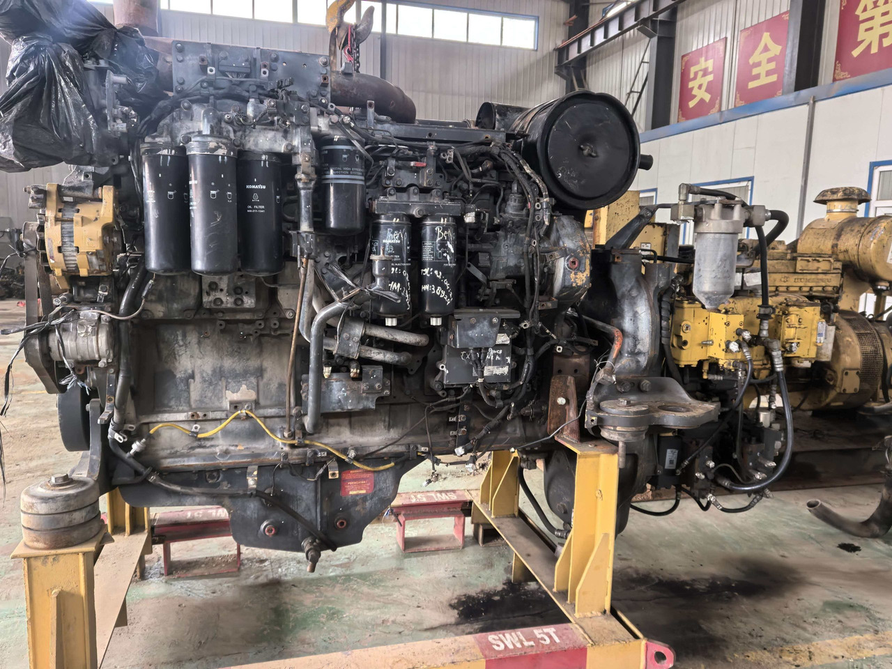 Двигатель KOMATSU SAA6D170E-5 - Двигатель: фото 1 Двигатель KOMATSU SAA6D170E-5 - Двигатель: фото 1